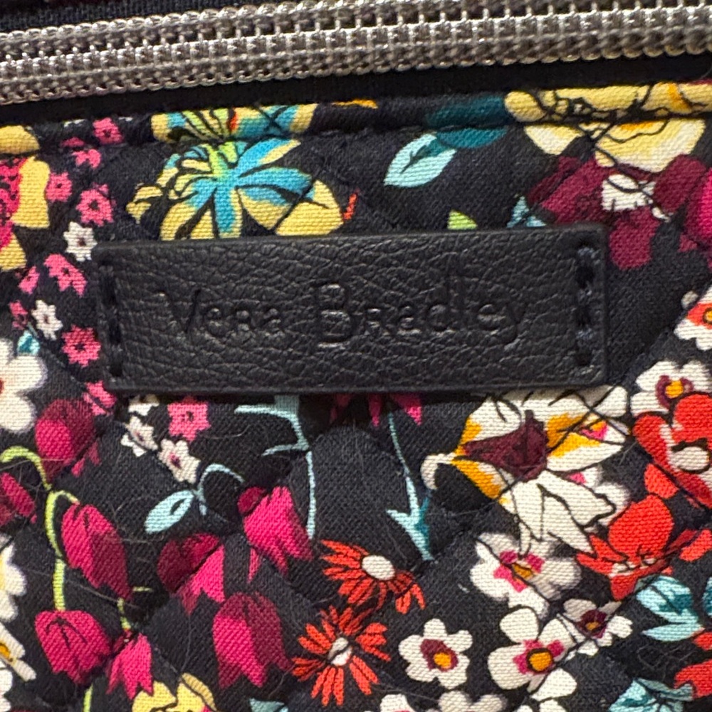 Vera Bradley cotton floral Tote in Itsy Ditsy floral pattern. - Picture 2 of 9